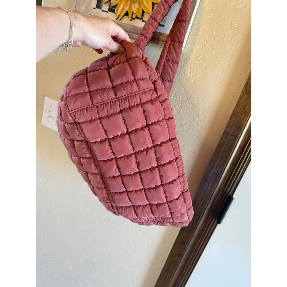 Free People Movement Puffer Bag Faded Mauve Rose Color Like New Multipocketed - Picture 4 of 4